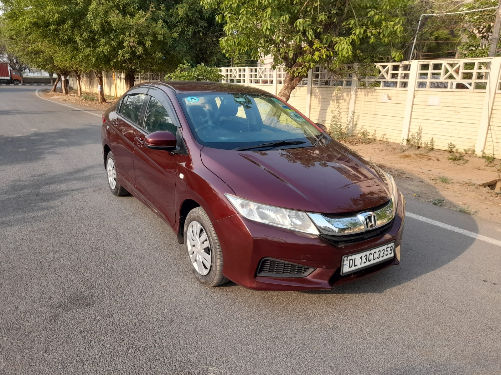 Secondhand Honda City-SVMT Automatic Petrol car in Dwarka and Uttam Nagar