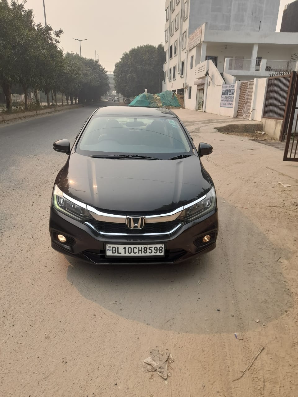 Secondhand Honda City-VMT Manual Petrol car in Dwarka and Uttam Nagar